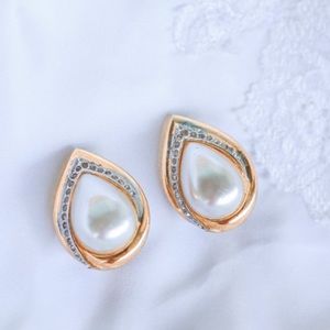 80s pearl teardrop gold tone rhinestone clip on earrings